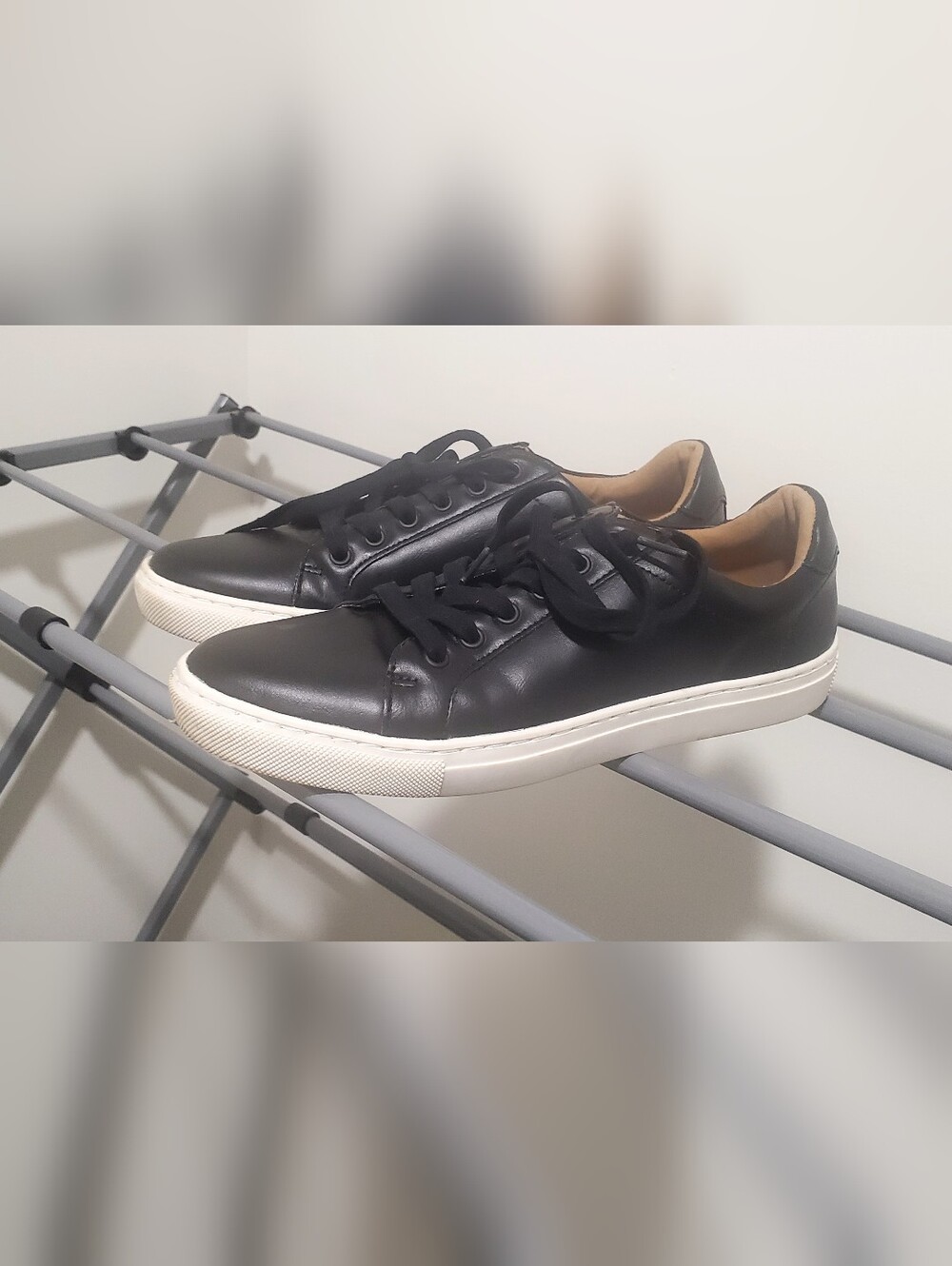 Men's Black Leather Low-Top Sneakers